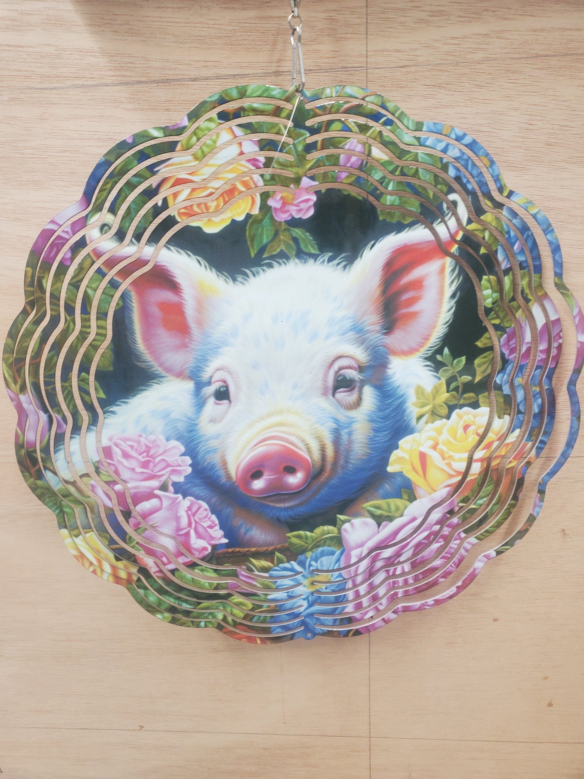 Cute piggy in this 10 inch wind spinner